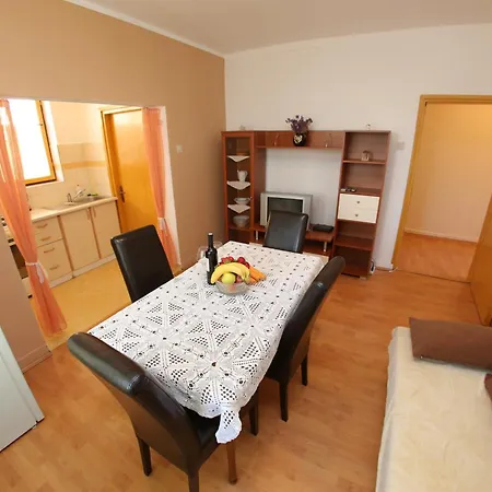 Vedrana Daire