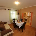 Vedrana Διαμέρισμα *