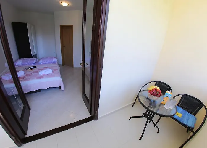 公寓 Vedrana 扎达尔