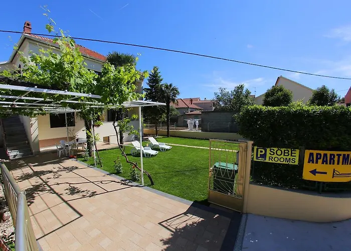 Vedrana 公寓 扎达尔